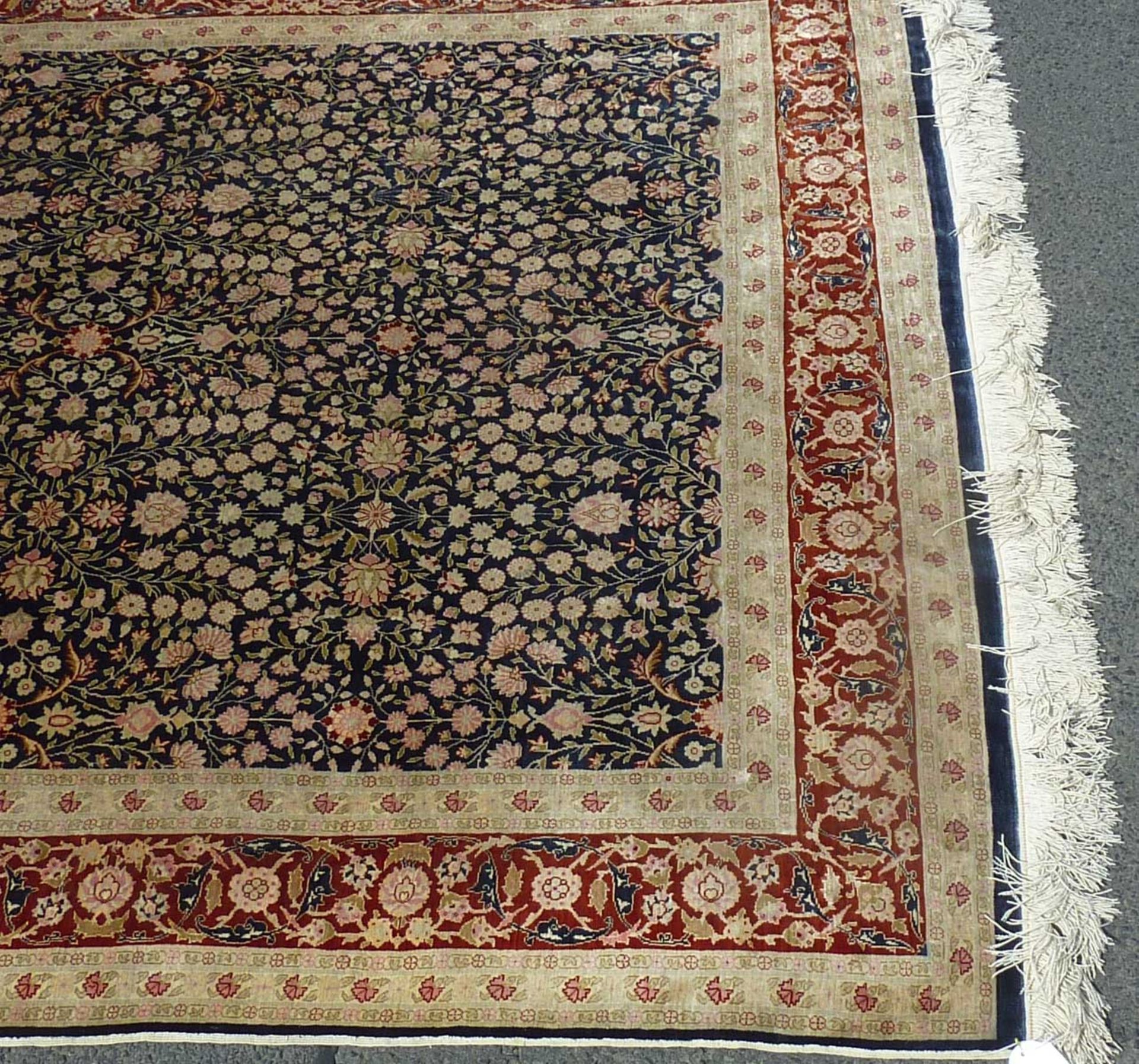 Hereke silk rug, Turkey. Extremely fine weave.197 cm x 127 cm. Knotted by hand. Silk on silk. - Image 15 of 15