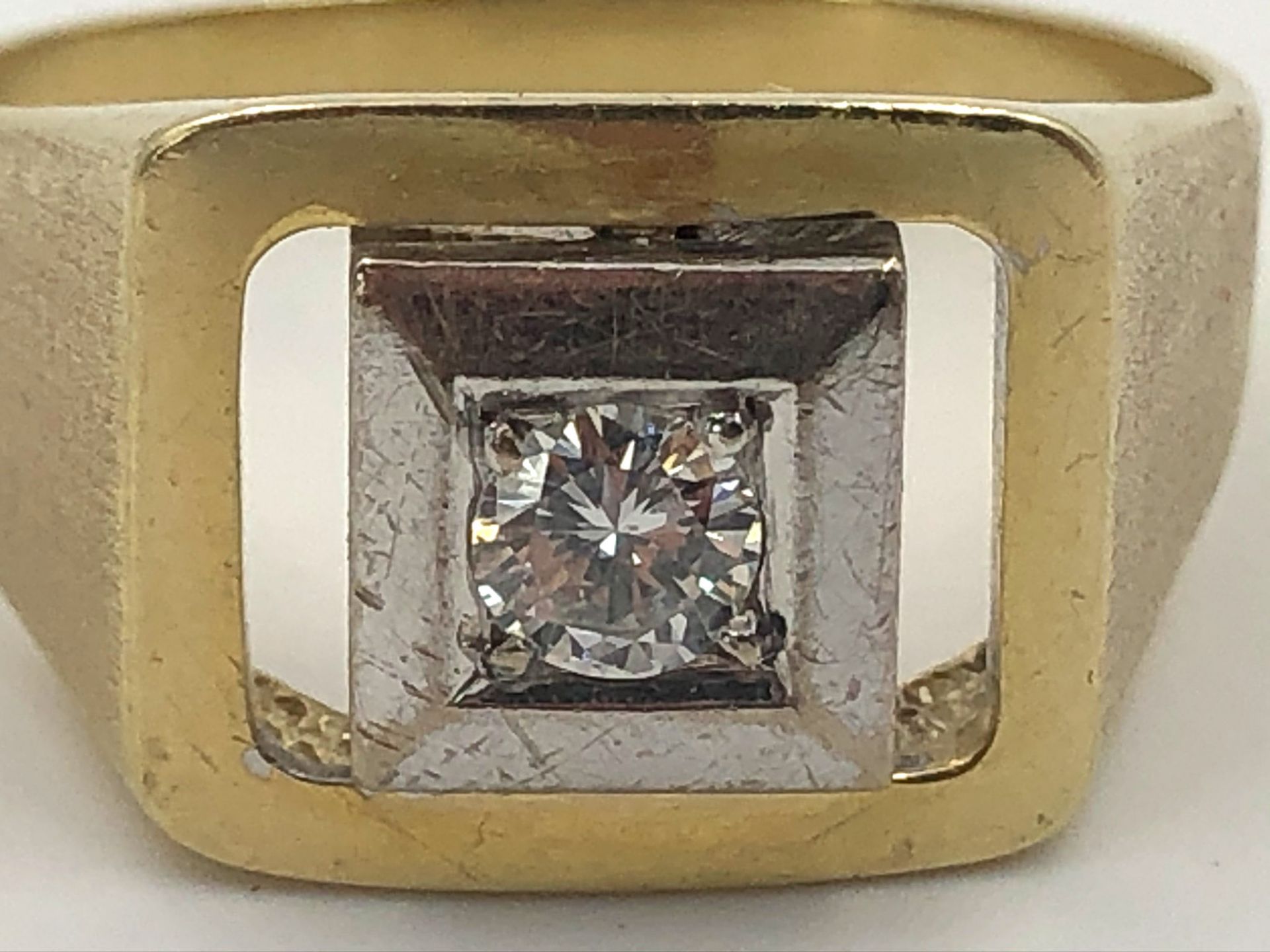 Ring, gold 585. Brilliant approx. 0.25 carat.8.6 grams total weight. The diamond in the upper - Bild 6 aus 9