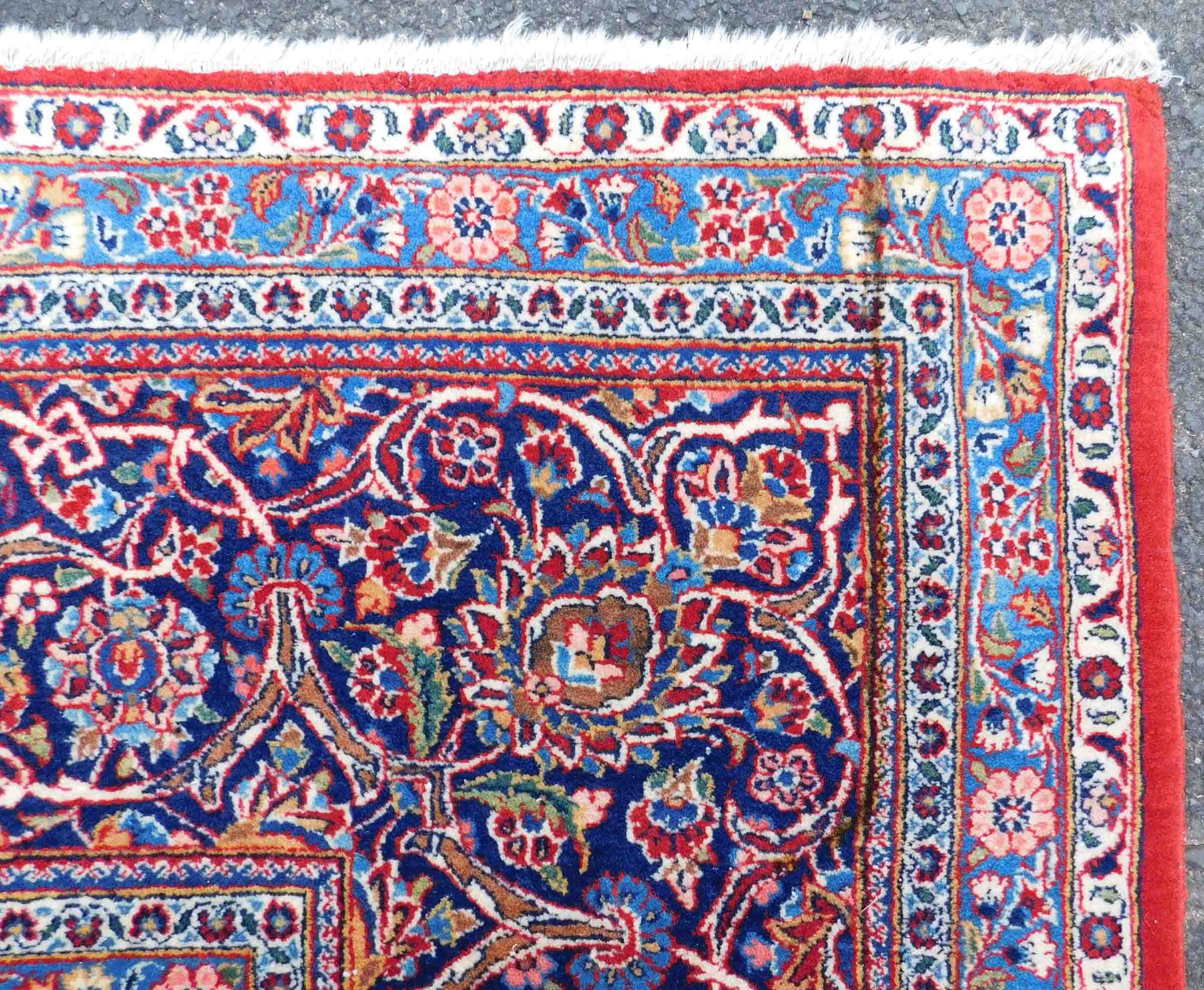 Keschan Persian carpet. Iran. Very fine weave. Cork wool.445 cm x 320 cm. Knotted by hand. Cork wool - Image 8 of 10