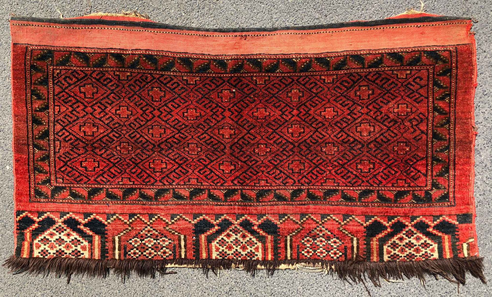 Ersari Beschir Tschowal. Turkmenistan. Antique, around 1900.70 cm x 134 cm. Knotted by hand. Wool on