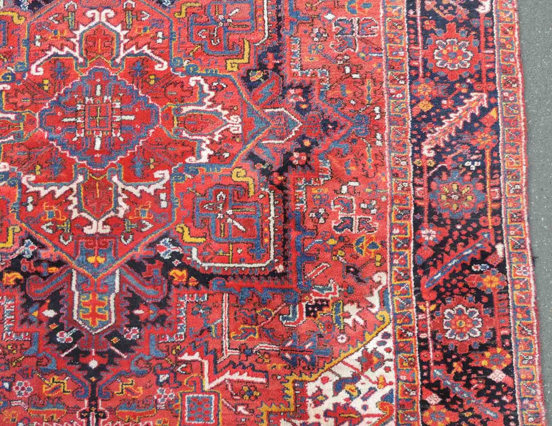 Heriz Persian carpet. Iran. Mid 20th century.357 cm x 255 cm. Knotted by hand. Wool on cotton. No - Image 5 of 9