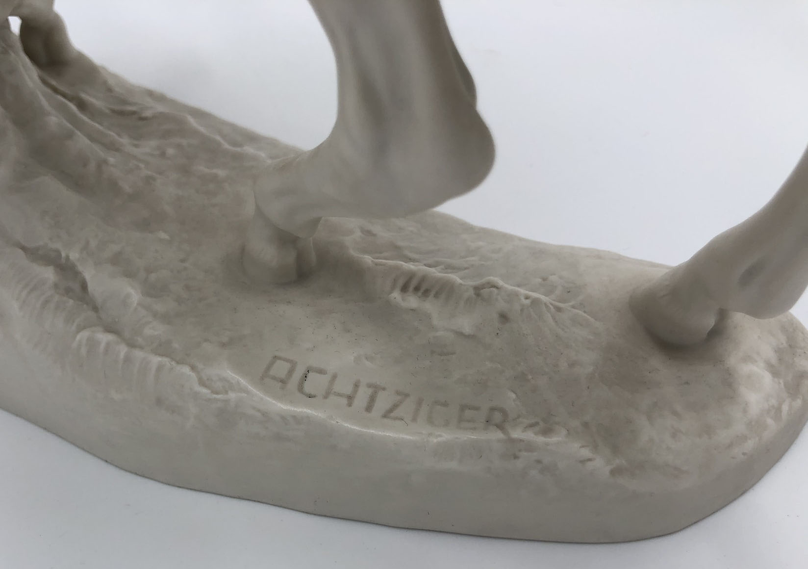 Hans ACHTZIGER (1918 - 2003). "Übermut und Reiter". Porcelain figure.35.5 cm x 43 cm x 19 cm. - Image 11 of 12