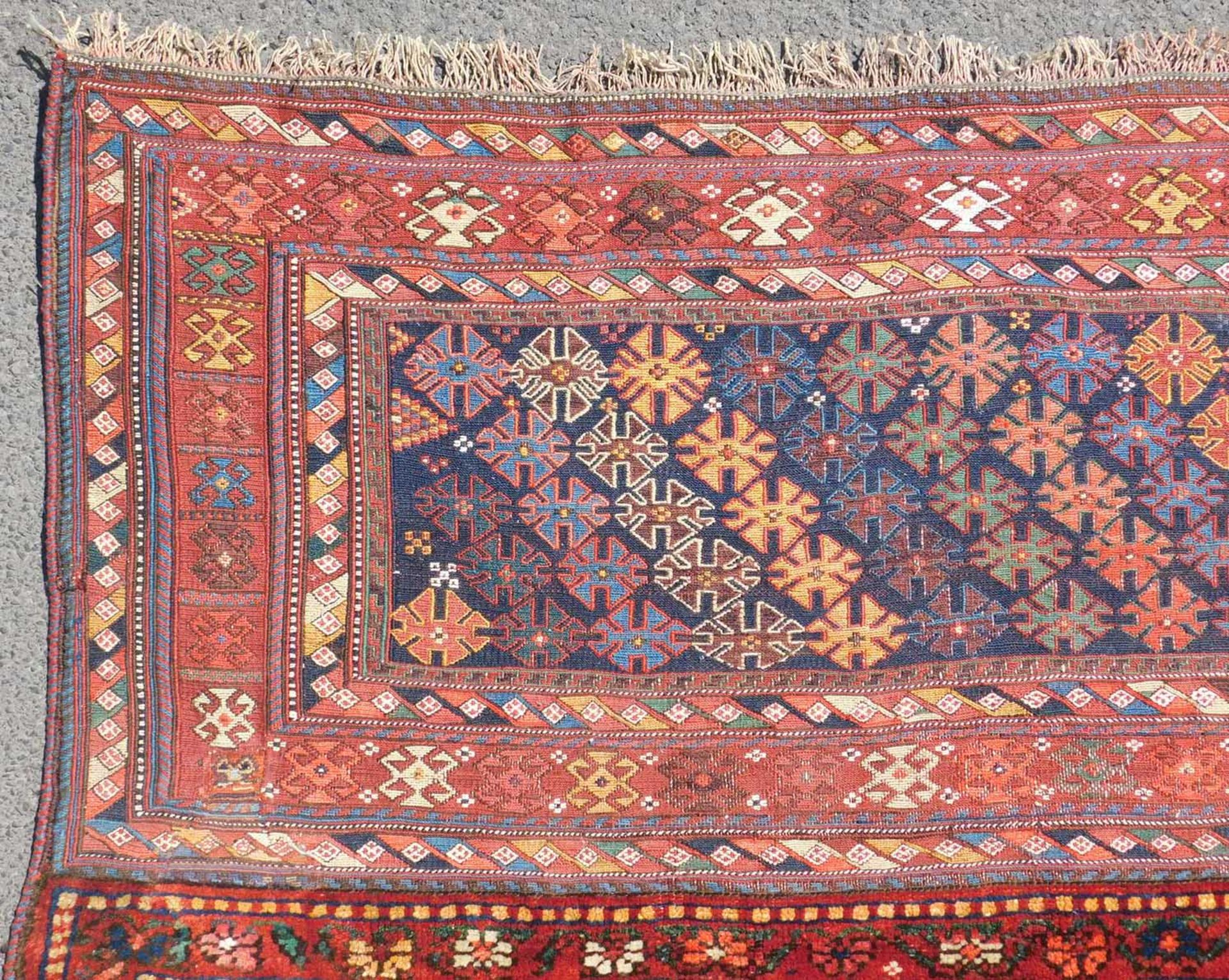 Shah - Savan Persian rug. Pocket front. Iran. Antique, around 1900.94 cm x 132 cm. One side hand- - Image 4 of 7