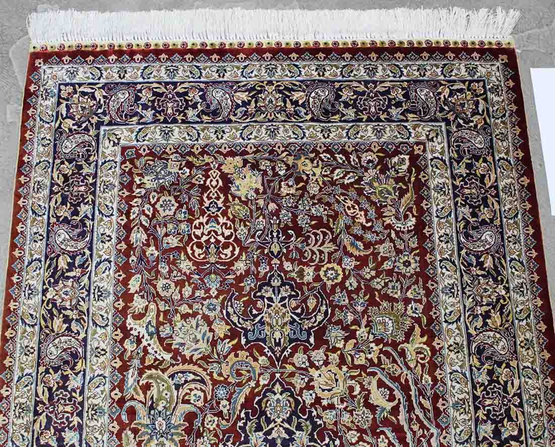 Hereke silk rug. Extremely fine weave.154 cm x 92 cm. Carpet. Knotted by hand. Silk on silk.Hereke - Image 3 of 6