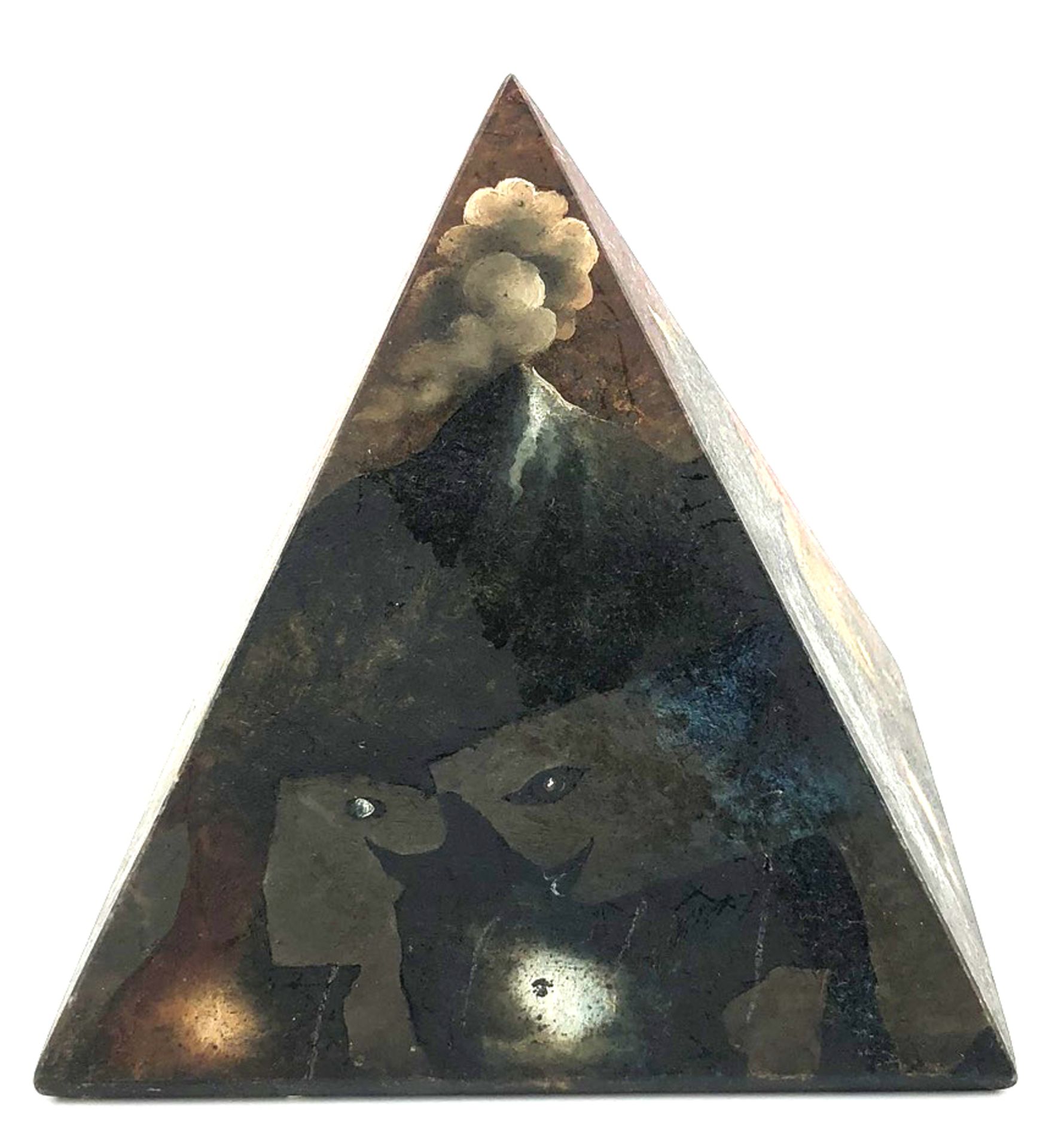 Horst G. LOEWEL (1939 -). ''Die Teidepyramide''.15 cm x 15 x 15 cm. Sculpture. Oil on stone. - Bild 5 aus 9