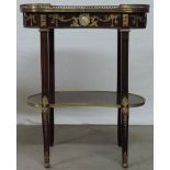 High side table. Louis XV style. Some rosewood?77 cm x 63 cm x 37 cm.Hohes Beistelltischchen.