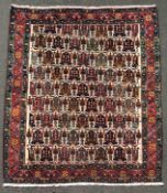 Afschar Persian rug. Iran. Old, first half of the 20th century.178 cmx 155 cm. Knotted by hand. Wool