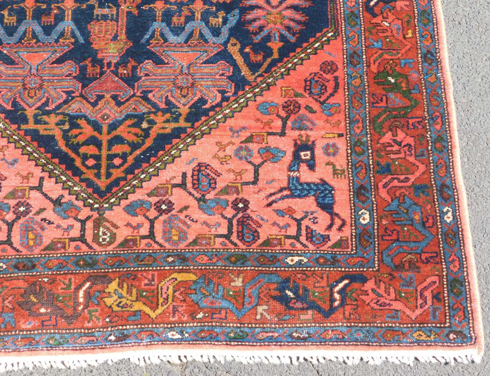 Nahawand Persian rug. Iran. Old. 1st Half of the 20th century.197 cm x 130 cm. Knotted by hand. Wool - Image 5 of 11