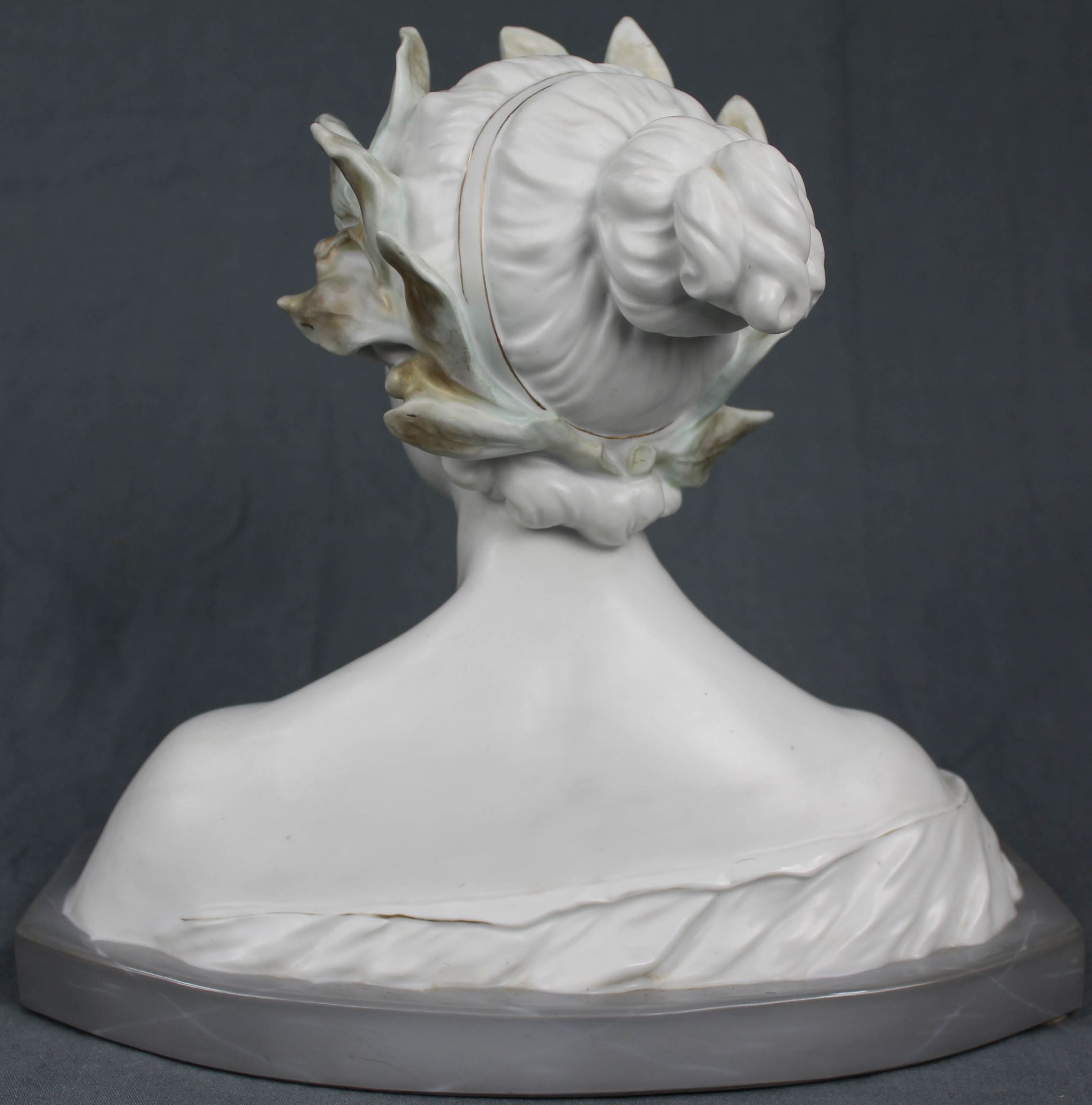 Porcelain bust of Fauna. Art Nouveau.26 cm high.Porzellan Büste der Fauna. Jugendstil.26 cm hoch. - Bild 3 aus 6