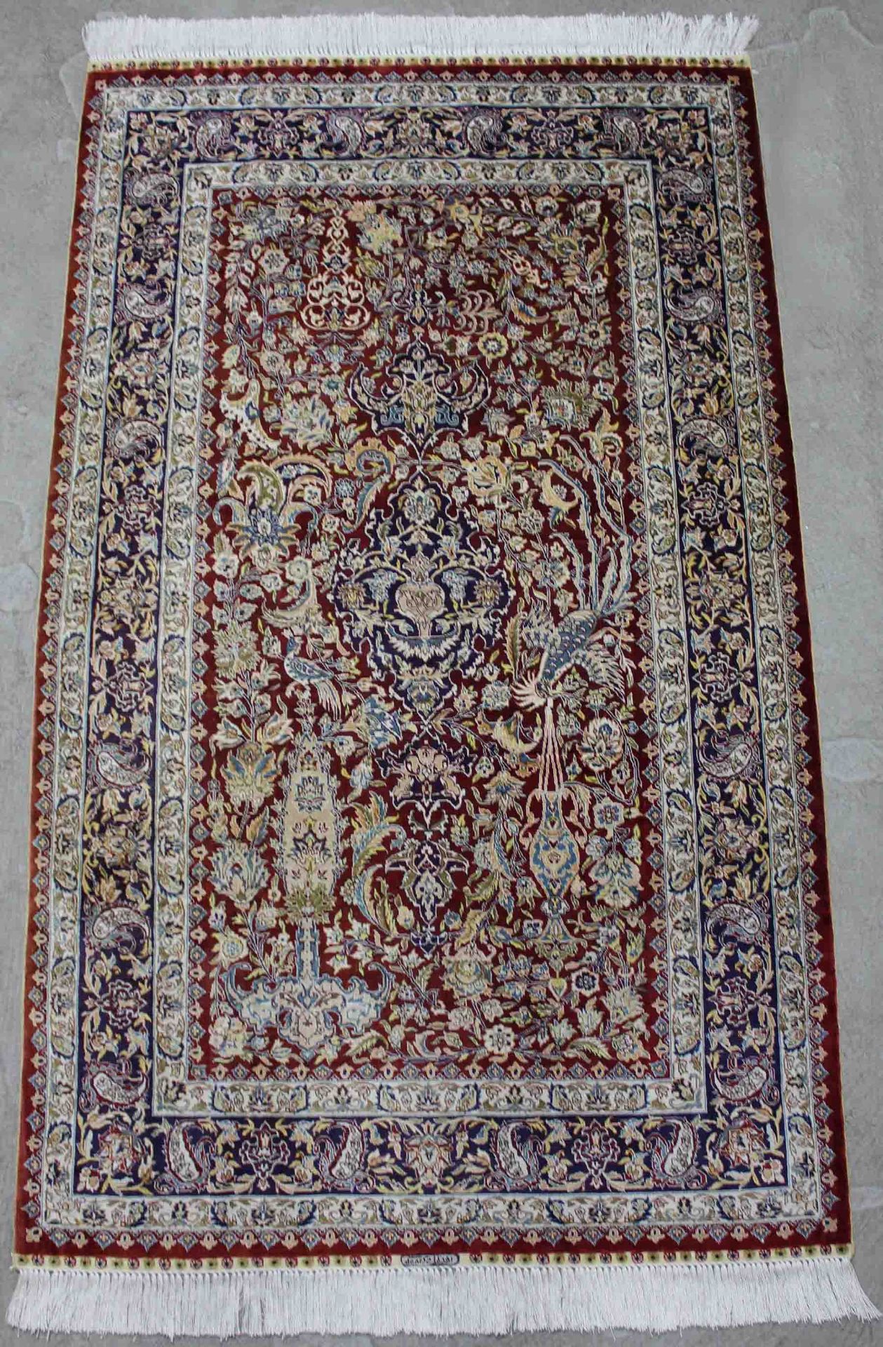 Hereke silk rug. Extremely fine weave.154 cm x 92 cm. Carpet. Knotted by hand. Silk on silk.Hereke