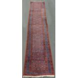 Hamadan Persian rug. Runner. Iran. Old, around 1930.499 cm x 105 cm. Knotted by hand. Wool on