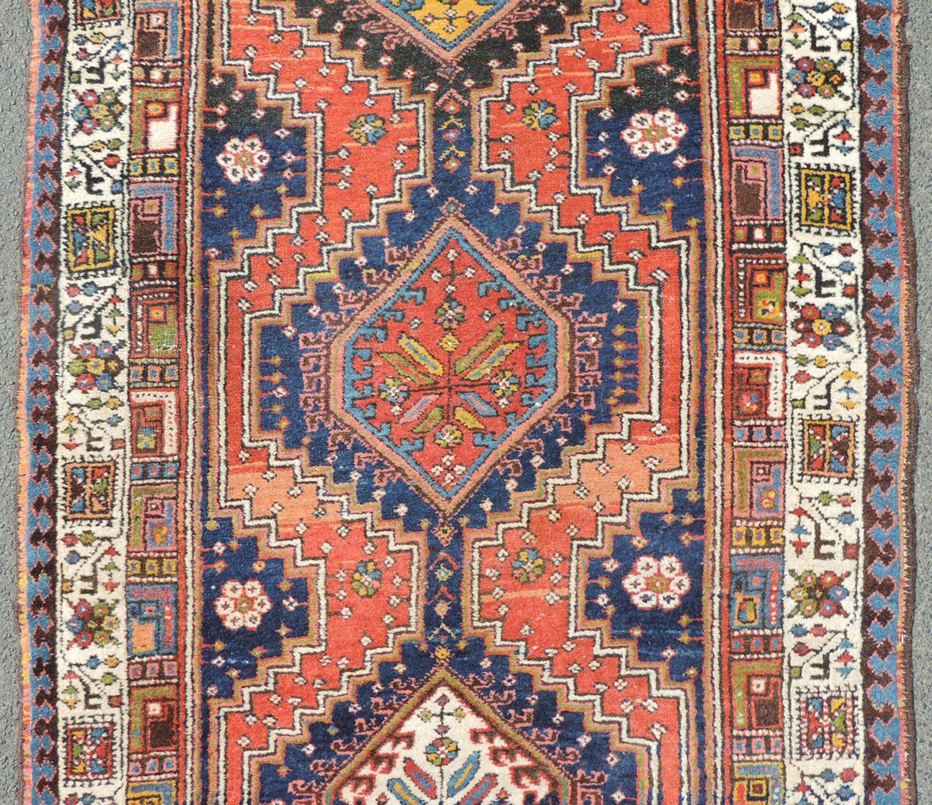 Meshkin Persian rug. Runner. Iran. Old, around 1930.323 cm x 94 cm. Knotted by hand. Wool on cotton. - Image 3 of 7