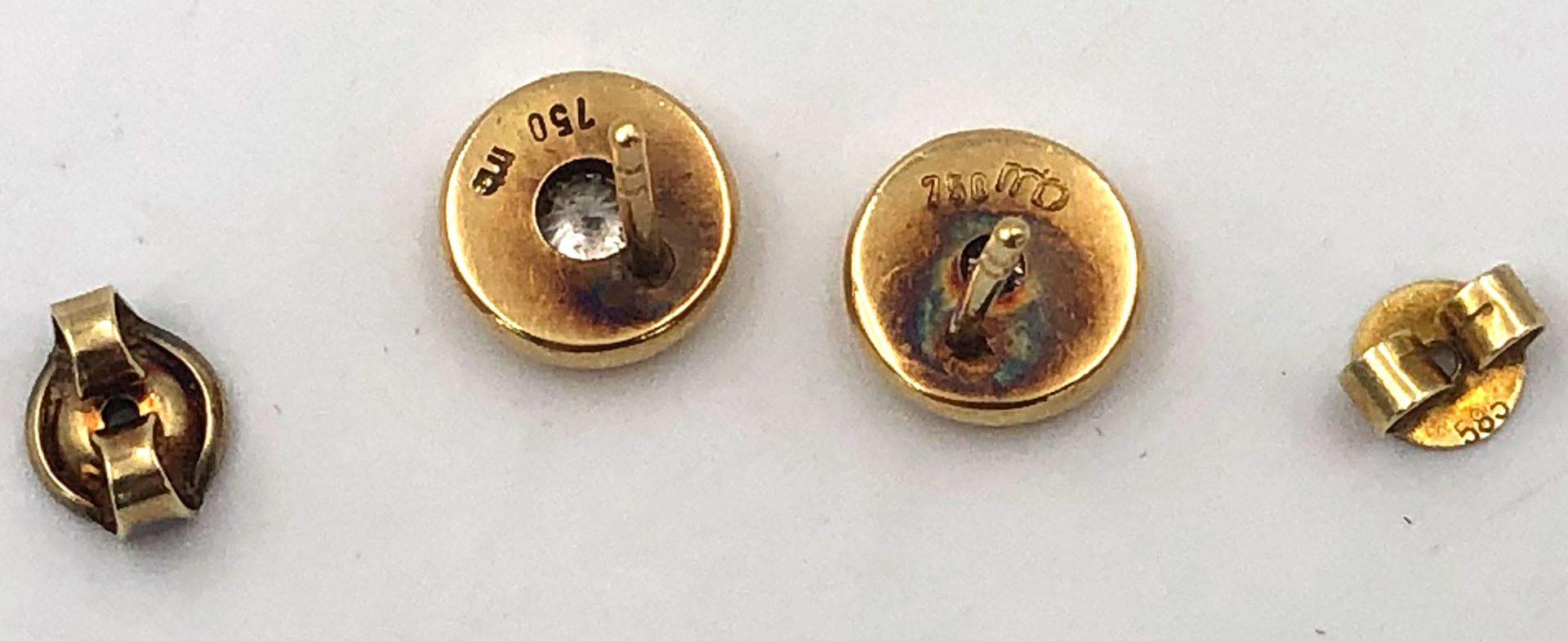 Pair of stud earrings. 750 gold. Brilliant together approx. 0.4 carat.4.7 grams in total. The safety - Image 3 of 6