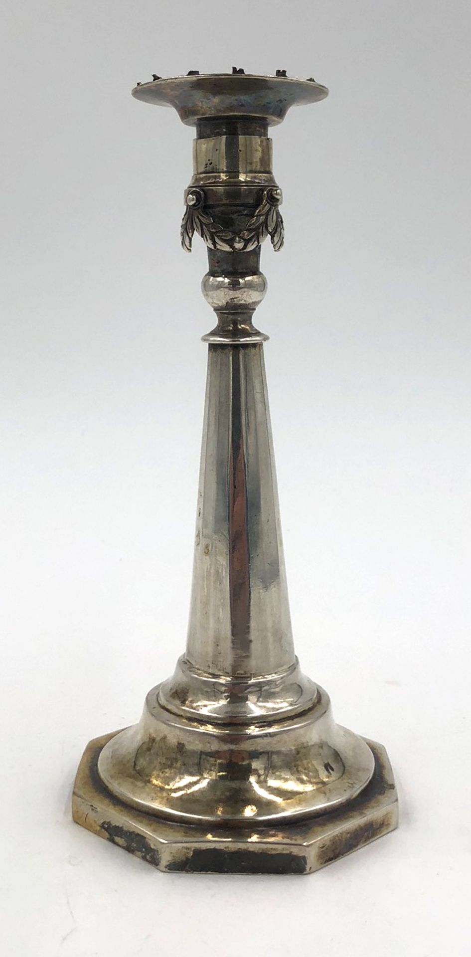 Empire candlestick. Silver.19.5 cm tall. 234 grams. Condition see photos.Kerzenleuchter Empire.