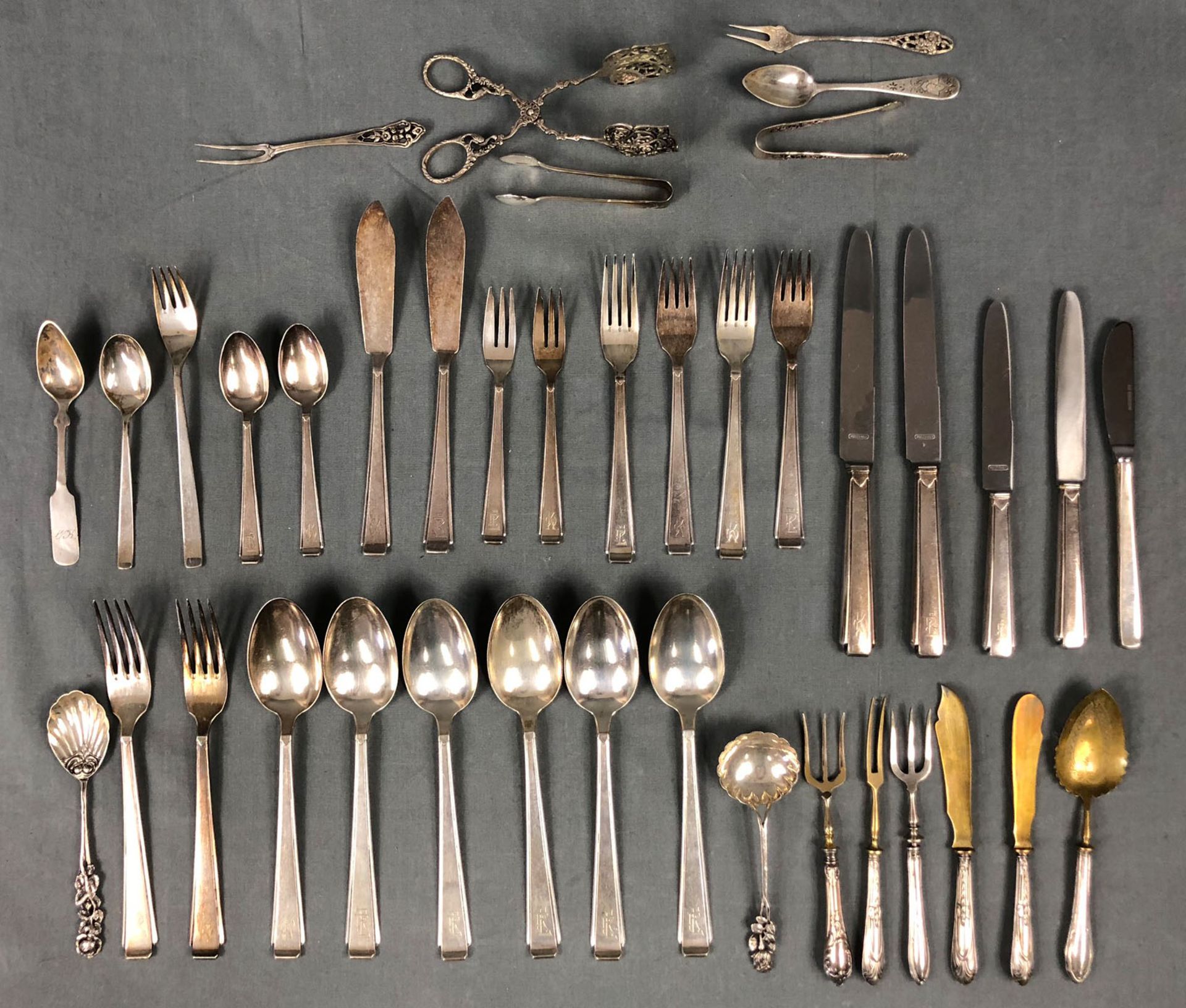 Silver. Cutlery. Some items Art Nouveau and some Wilkens.Minimum 1212 grams of silver (without the