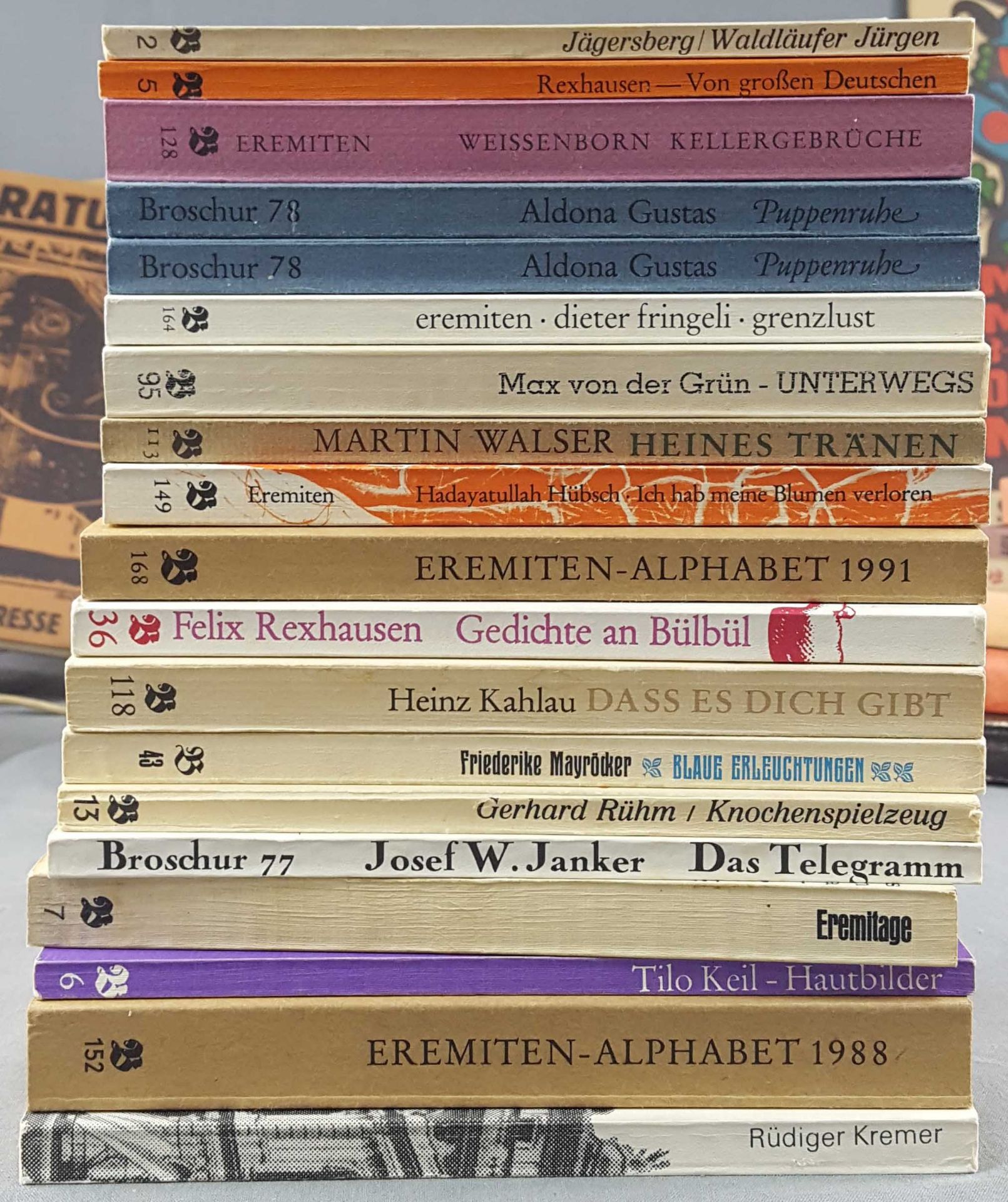 EREMITEN - Press. 55 works. 1960 - 1980.Bis 45 cm x 14 cm. 55 Bücher. Meist signierte und - Bild 11 aus 14