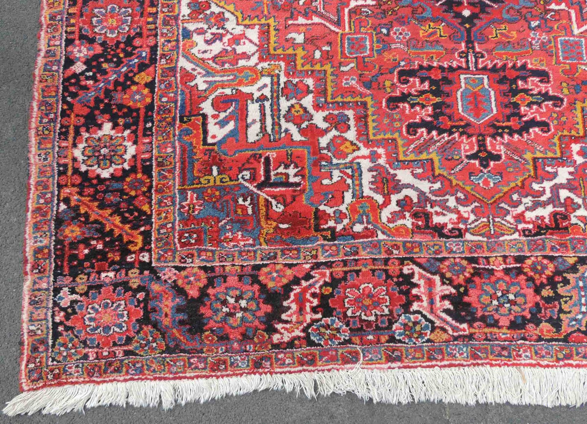 Heriz Persian carpet. Iran. Mid 20th century.357 cm x 255 cm. Knotted by hand. Wool on cotton. No - Image 2 of 9