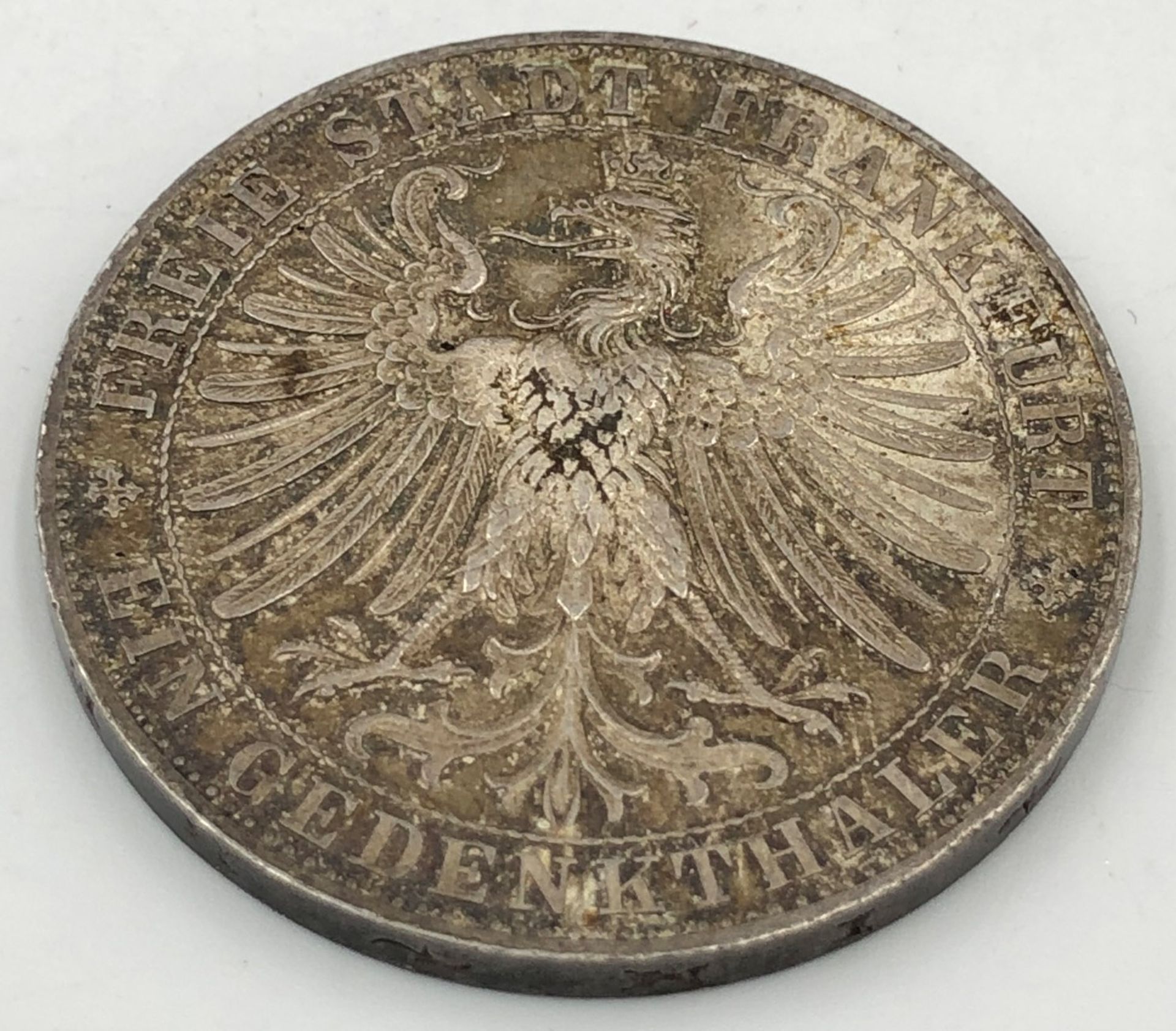 One Gedenkthaler, "Frei Stadt Frankfurt, im August 1863".Silver coin. 33.2 mm diameter, 2.4 mm high. - Bild 3 aus 7