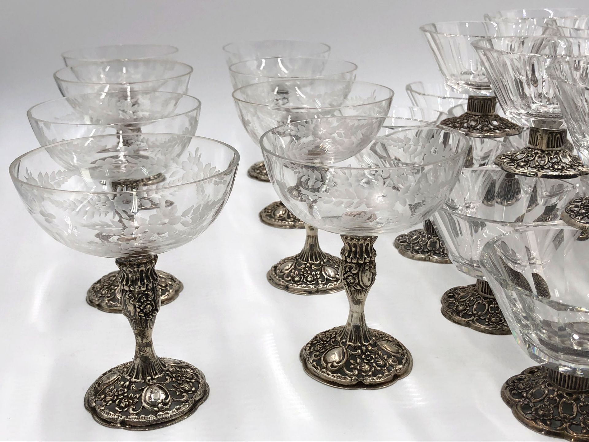 Silver with lead crystal glass cups. 23 ice cups and 8 champagne glasses.Up to 12 cm high. Proably - Image 11 of 14