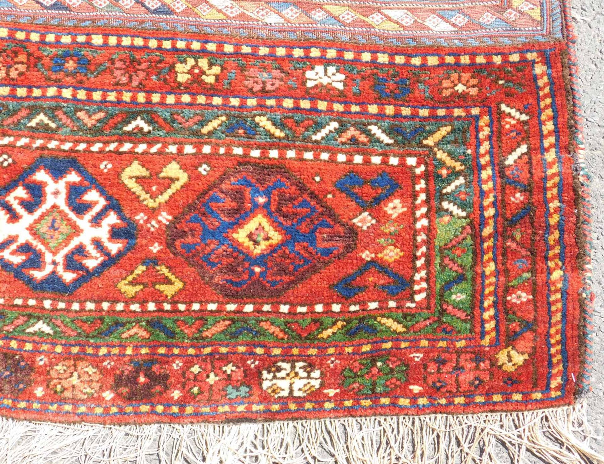 Shah - Savan Persian rug. Pocket front. Iran. Antique, around 1900.94 cm x 132 cm. One side hand- - Image 3 of 7