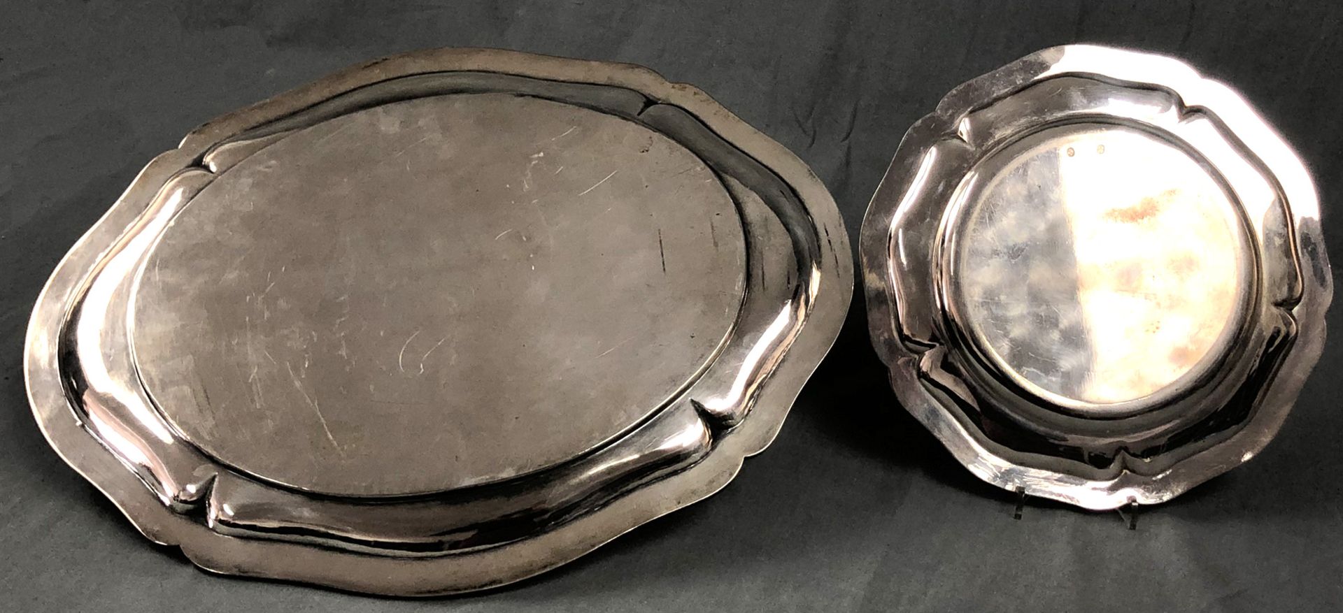 Large serving plate silver 835 and a plate silver 830.1738 grams. Up to 48.5 cm x 37.5 cm. - Bild 2 aus 5
