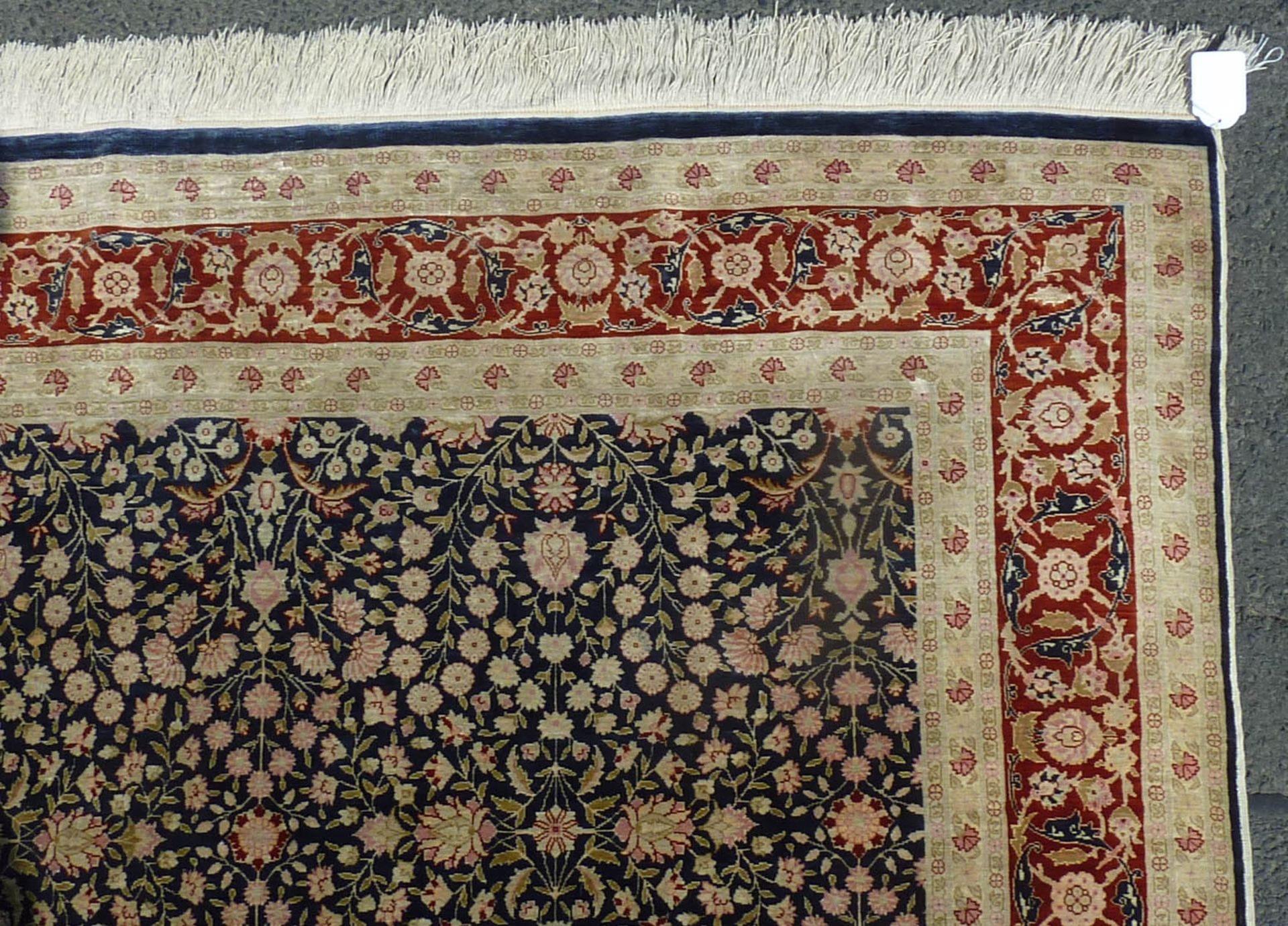Hereke silk rug, Turkey. Extremely fine weave.197 cm x 127 cm. Knotted by hand. Silk on silk. - Image 13 of 15