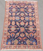 Hamadan Persian carpet. Iran. Around 80 years old.185 cm x 132 cm. Knotted by hand. Wool on