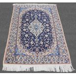 Nain Persian rug. Iran. Very fine weave. Medallion carpet.193 cm x 124 cm. Knotted by hand. Wool and