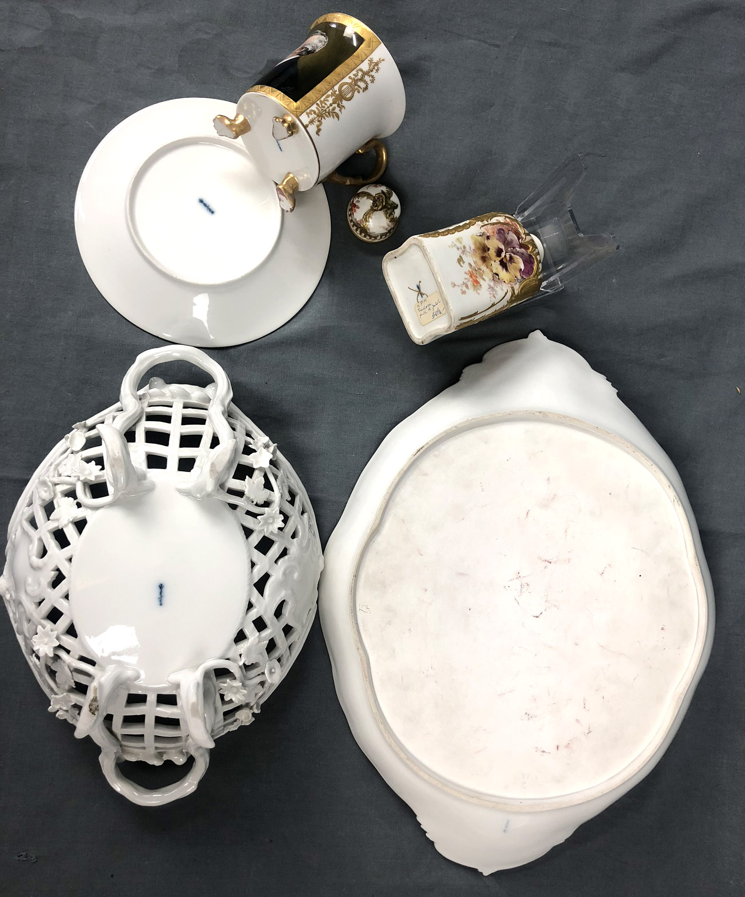 5 items KPM Berlin porcelain.Tray, tea box, breakthrough bowl, portrait cup and saucer. Up to 42 - Image 10 of 11