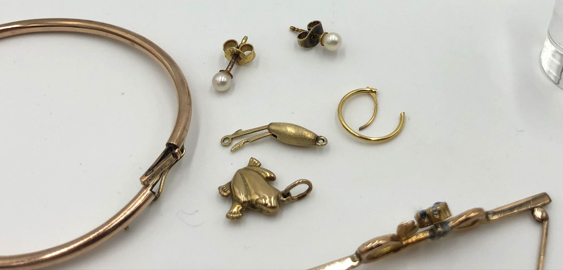 Gold 585 jewelry. See photos.22.3 grams gross. Hallmarks or checked. Partly old collector's jewelry. - Image 2 of 5