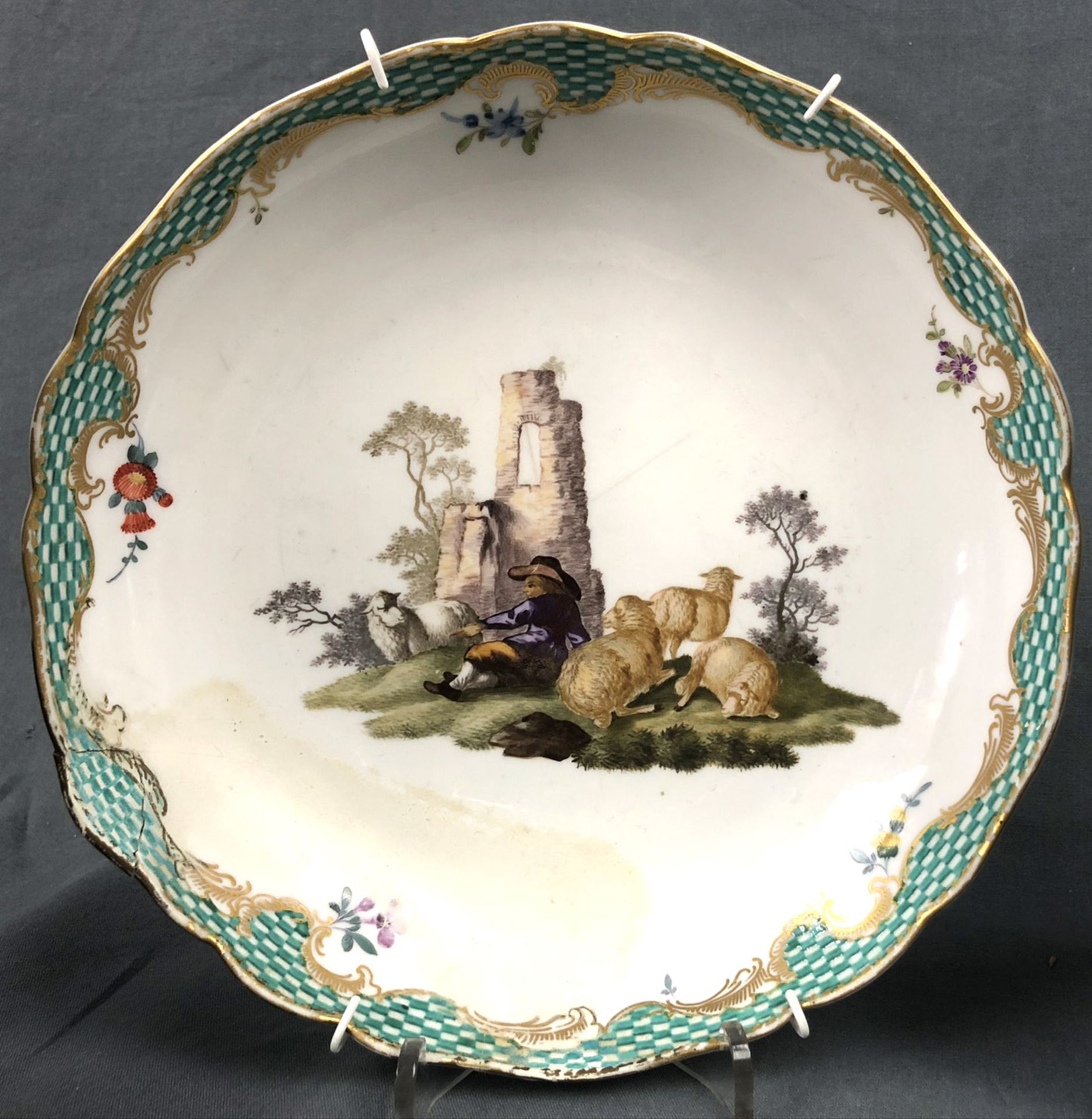 18 parts of Meissen porcelain. Partially still 18th century?Breakthrough plate 24 cm in diameter. - Bild 17 aus 20