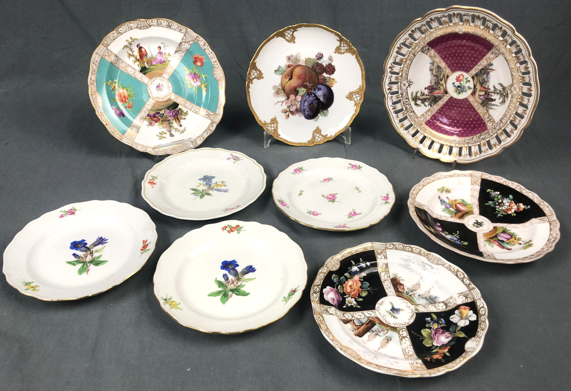 9 plates of porcelain. Meissen, '' AR '', Fürstenberg, Dresden.Up to 23.5 cm in diameter. With - Image 3 of 3