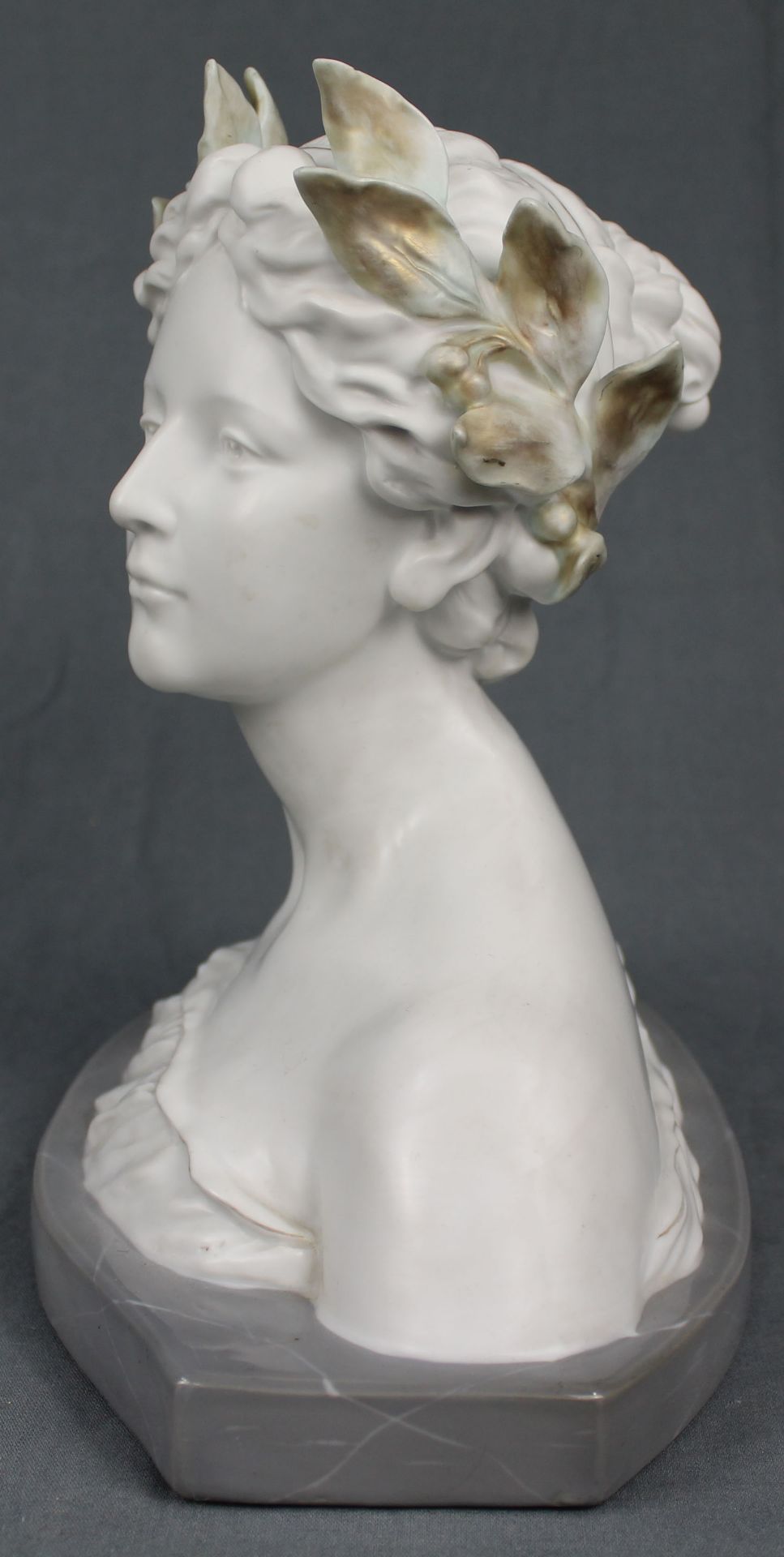 Porcelain bust of Fauna. Art Nouveau.26 cm high.Porzellan Büste der Fauna. Jugendstil.26 cm hoch. - Bild 2 aus 6