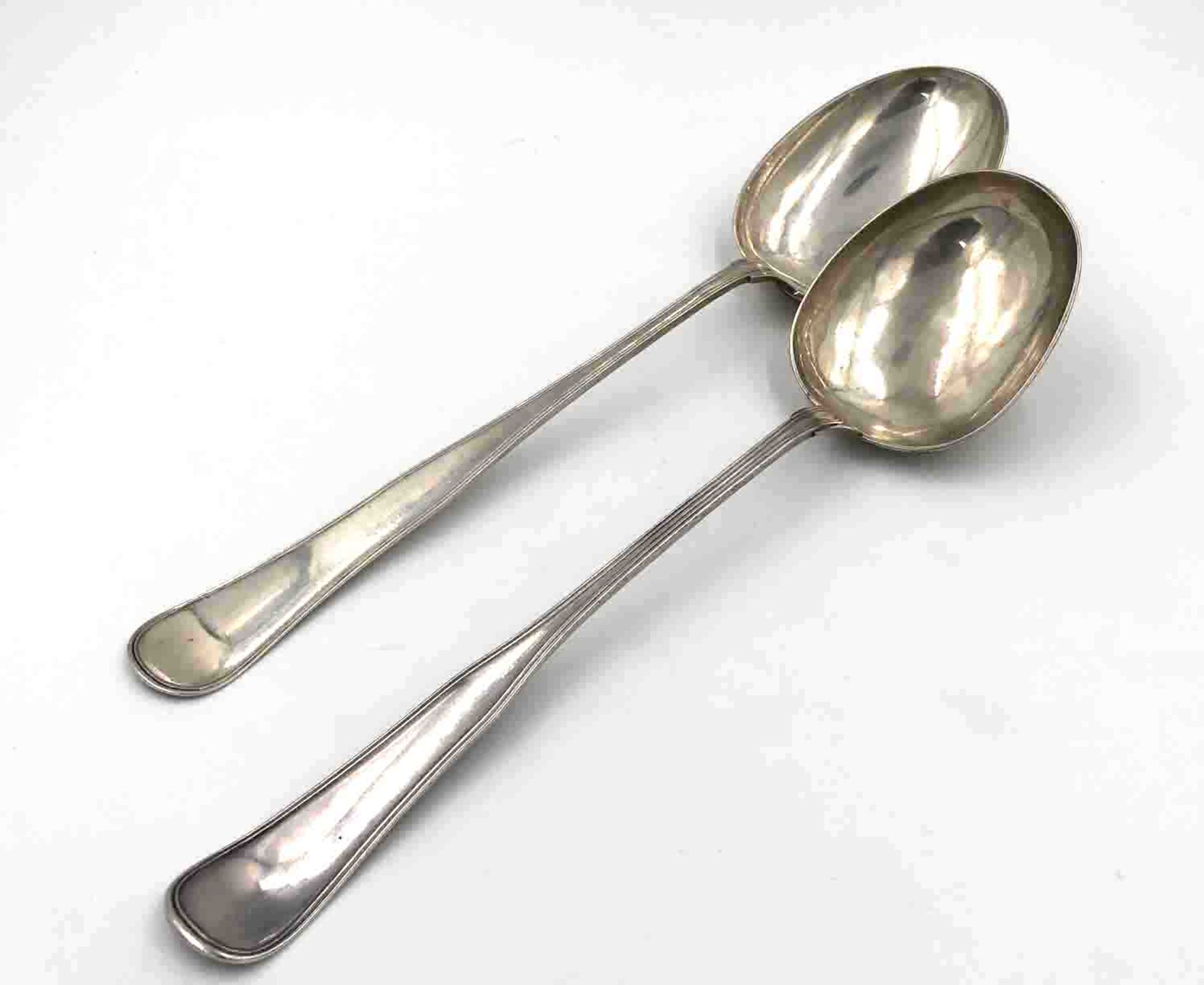 2 large silver spoons, Copenhagen. '' CLEMENT ''.450 grams. Up to 42 cm long. Each with three turret - Image 3 of 10