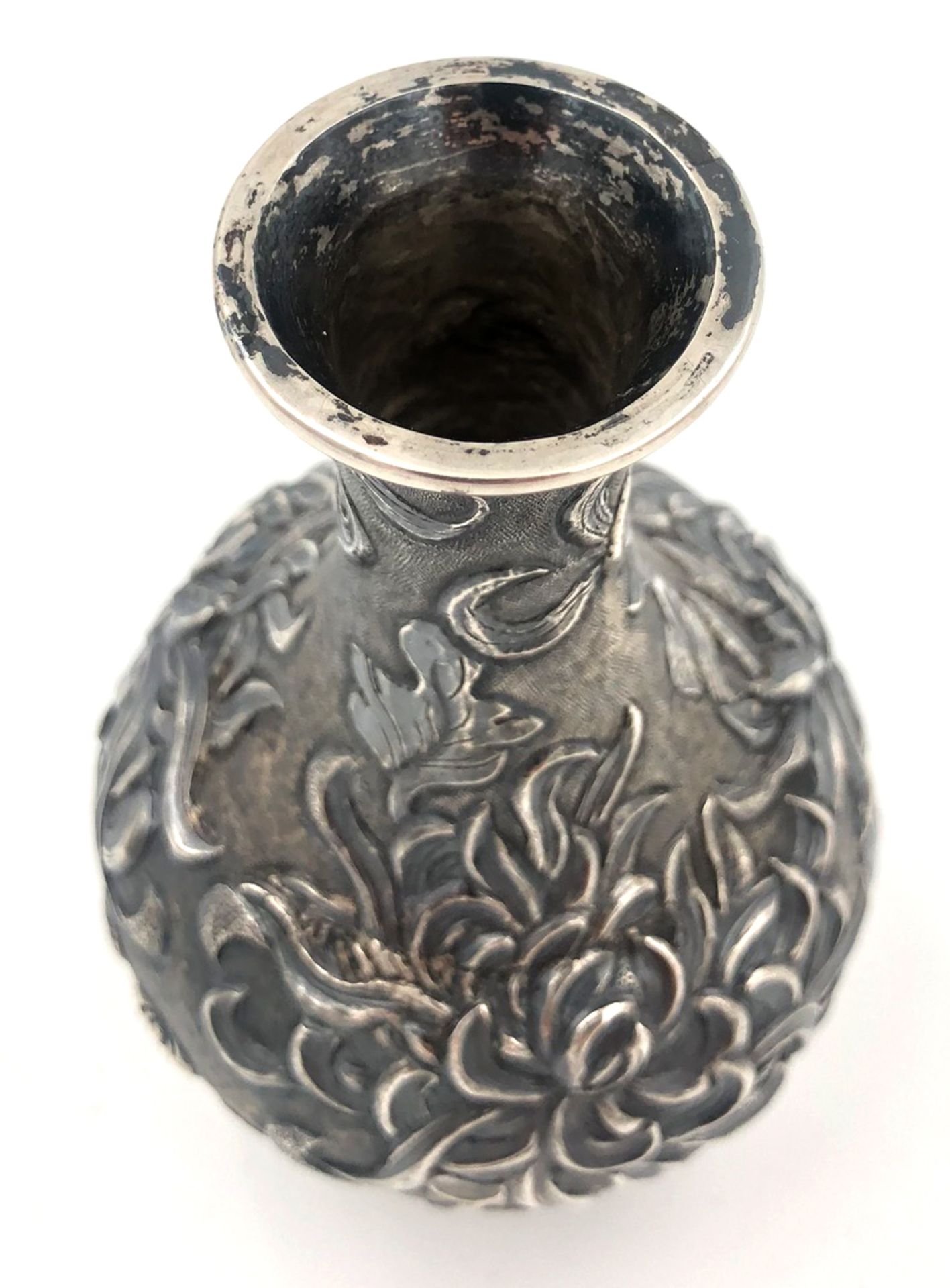 Silbervase, China. ''Hung Chong'' (1850 - 1925).10 cm hoch. Unterseitig gepunzt.Silver vase, - Bild 8 aus 8