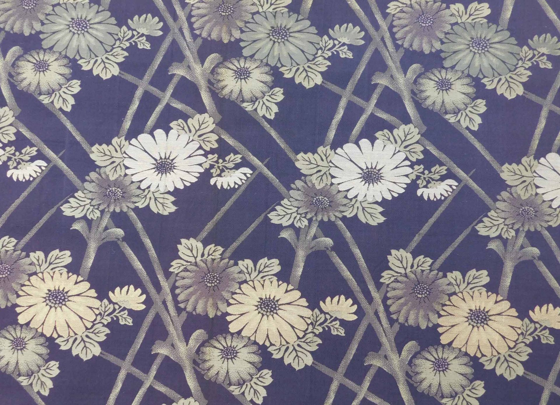 5 Obi Textilien Japan. Wohl alt, teils Seide, gewebt.Bis 205,5 cm x 65 cm.5 Obi Textiles Japan. - Image 2 of 12