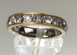 Platin 950 / Gelb Gold 750. Ring mit 7 Prinzess - Diamanten.7,8 Gramm Gesamtgewicht. Diamanten