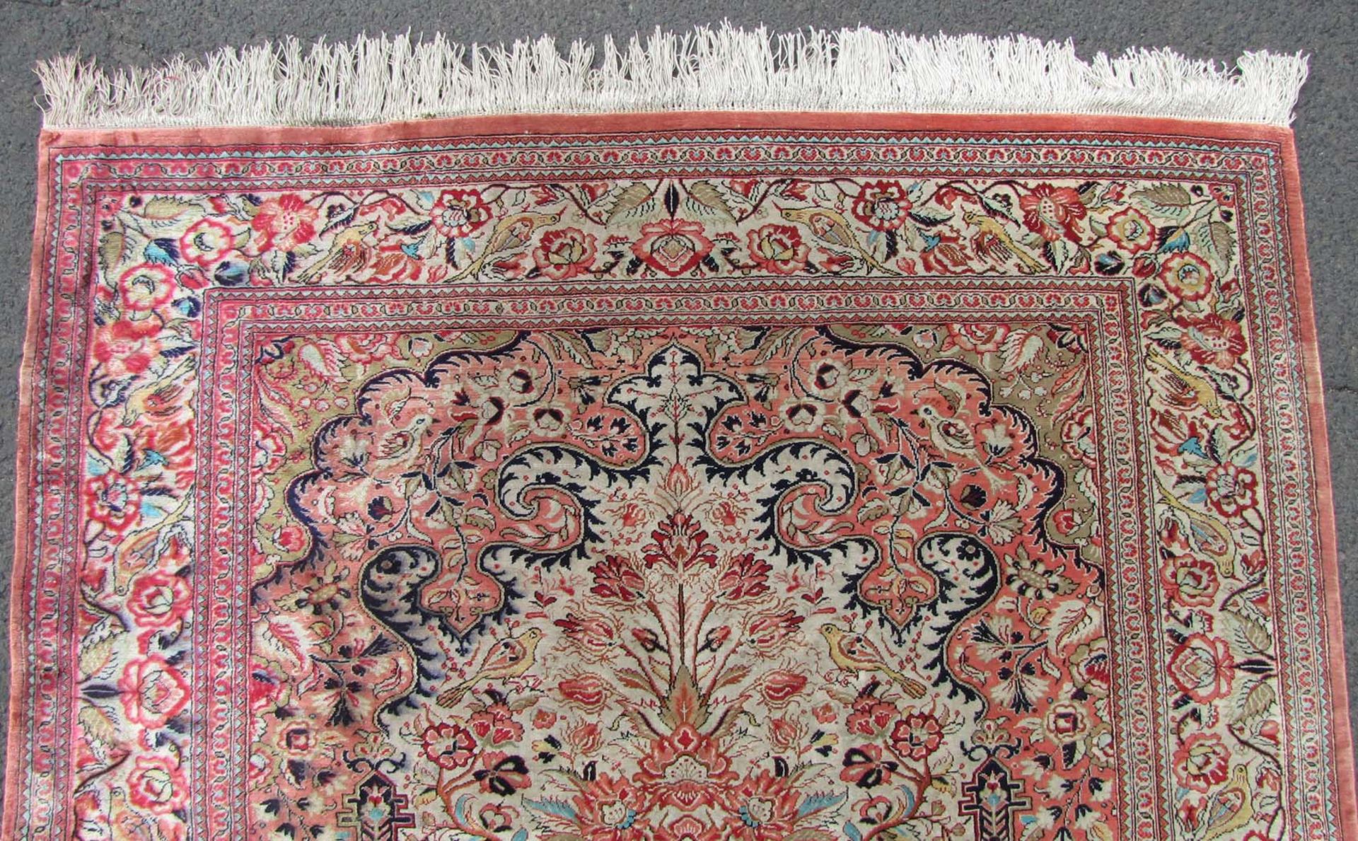 Ghom Seidenteppich. Gebetsteppich. Iran. Sehr feine Knüpfung.152 cm x 105 cm. Handgeknüpft. Seide - Bild 4 aus 6
