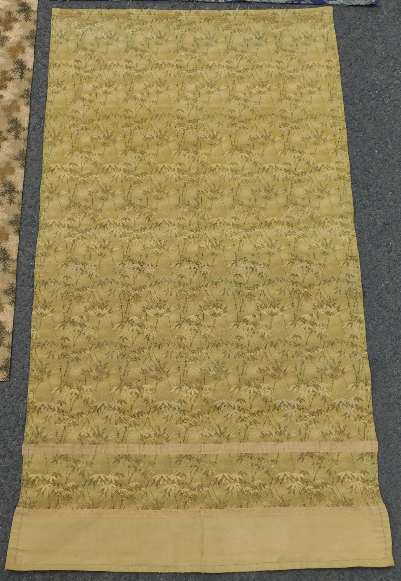 5 Obi Textilien Japan. Wohl alt, teils Seide, gewebt.Bis 205,5 cm x 65 cm.5 Obi Textiles Japan. - Image 10 of 12