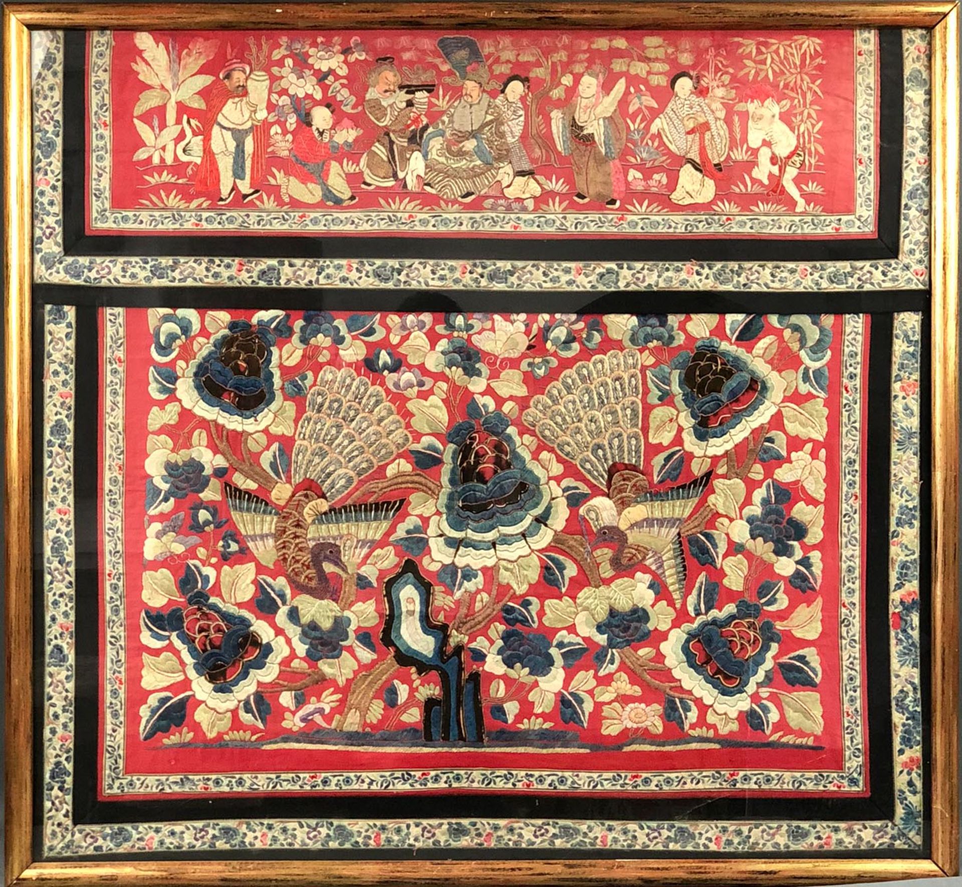 Behang. Seidenstickerei, Stumpwork. Wohl China 19. Jahrhundert.91,5 cm x 98 cm sichtbar. Hinten