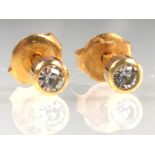 Ohrstecker Gelb Gold 750 mit Brillanten.0,7 Gramm Gesamtgewicht. Die Diamanten zusammen circa 0,15