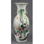 Vase Porzellan. Wohl China alt. Handbemalt. Beschriftung.58 cm hoch.Vase porcelain. Probably China