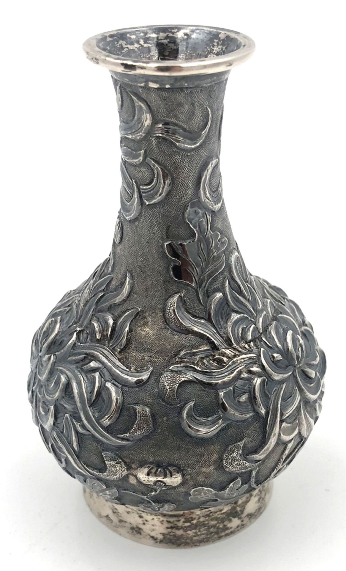 Silbervase, China. ''Hung Chong'' (1850 - 1925).10 cm hoch. Unterseitig gepunzt.Silver vase, - Bild 3 aus 8