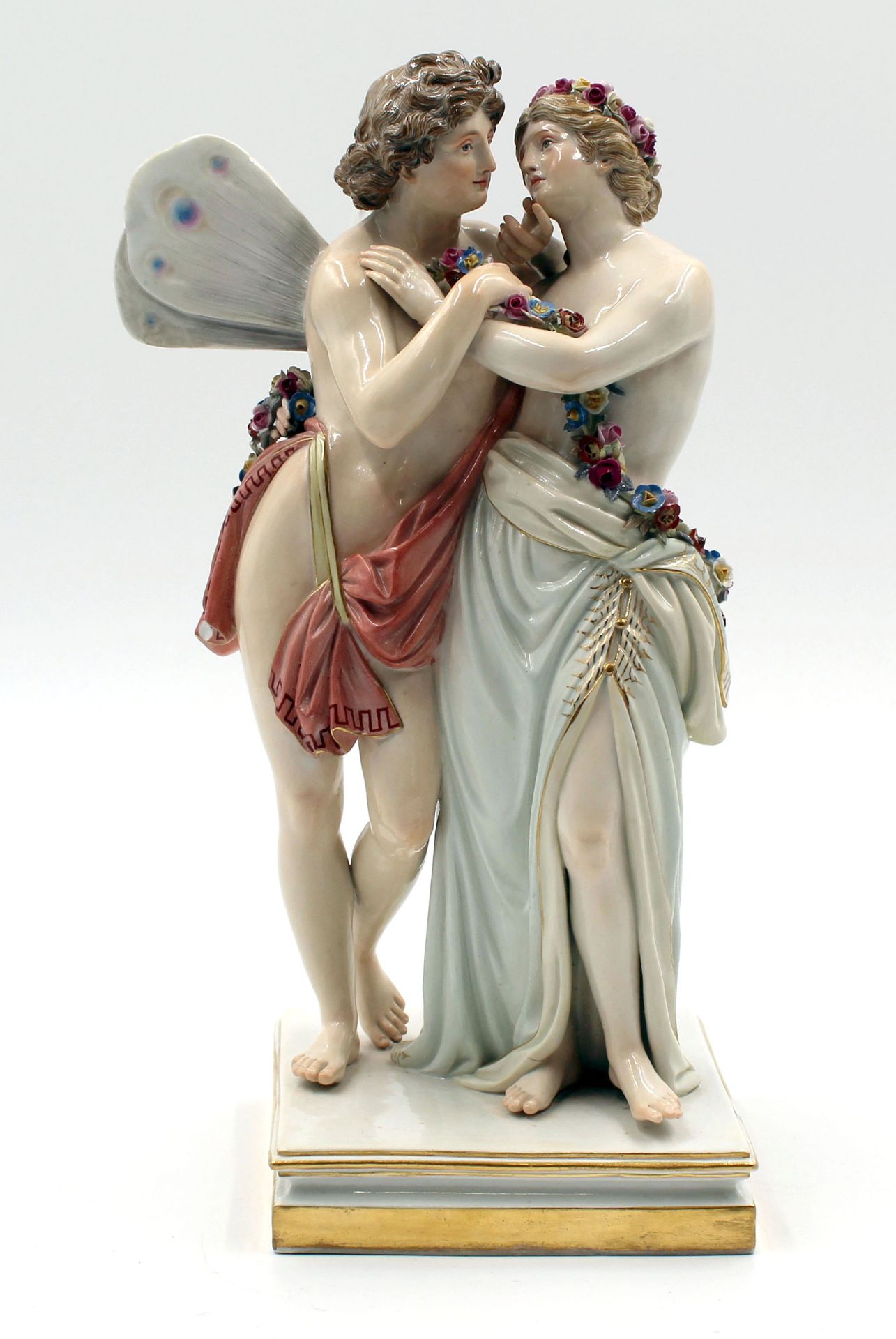 Meissen Porzellan. Amor und Psyche.29 cm hoch. Entwurf und Ausführung wohl um 1895. Unter Anderem