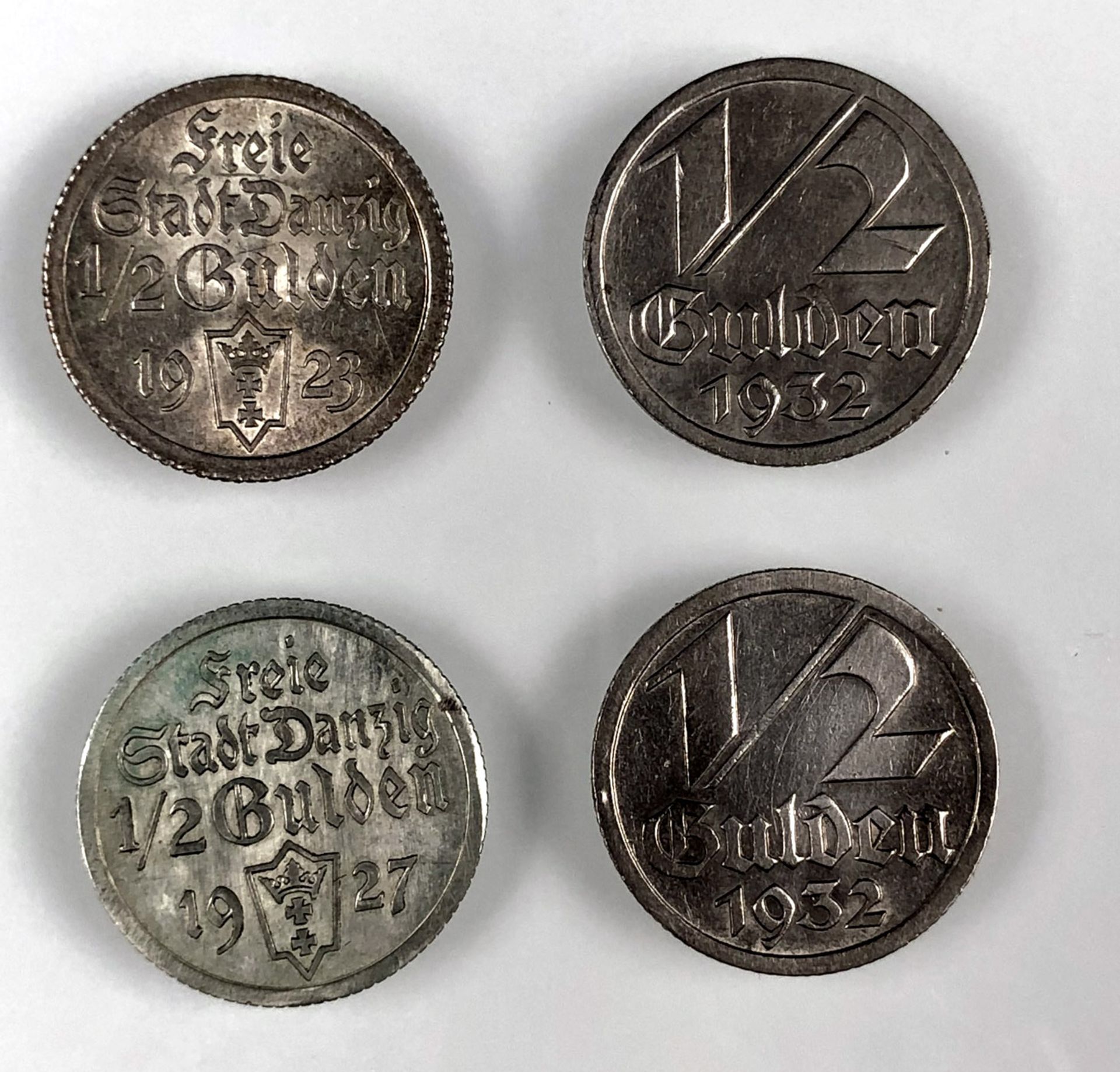 Danzig. 4 halbe Gulden. 1923 und 1927 (J. D6) 2 mal 1932 (J. D14). - Bild 2 aus 4