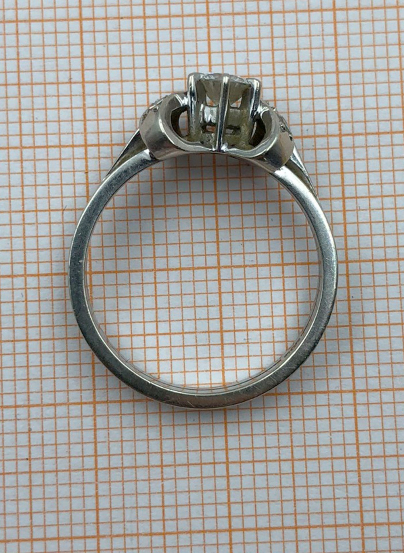 Weiß Gold 585. Ring mit Brillanten.4,0 Gramm Gesamtgewicht. Der mittige Diamant 4,48 mm Durchmesser, - Bild 5 aus 13