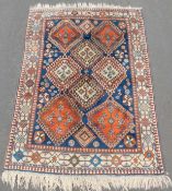 Yalameh Perserteppich. Iran. Circa 60 - 90 Jahre alt.150 cm x 107 cm. Handgeknüpft. Wolle auf Wolle.