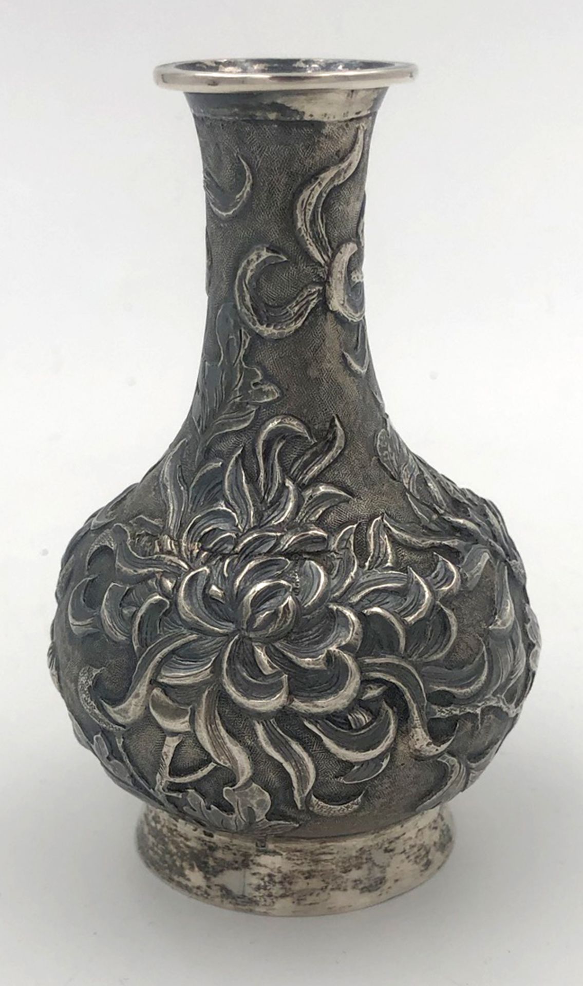 Silbervase, China. ''Hung Chong'' (1850 - 1925).10 cm hoch. Unterseitig gepunzt.Silver vase, - Bild 4 aus 8