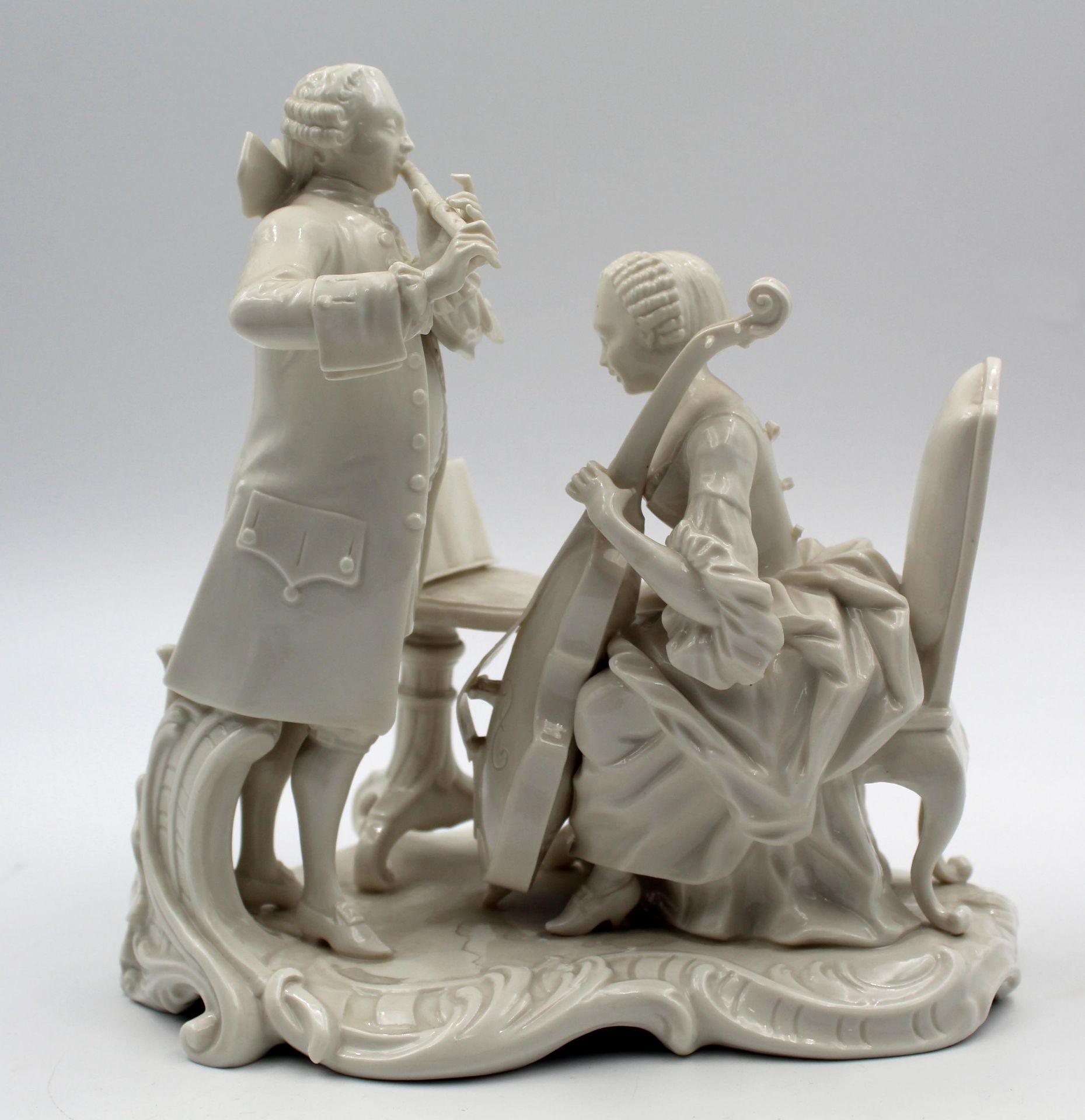 Nymphenburg Porzellan. 2 Figuren. Musikstunde und Obsthändler.Bis 20 cm hoch. Alte Marken. - Image 20 of 21