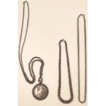 Silber. 3 Colliers. Maria Theresien Taler. 130 Gramm. Brutto.Silver. 3 necklaces. Maria Theresa